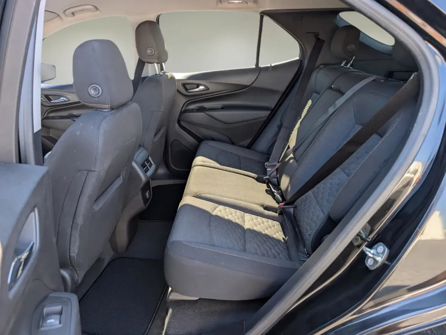 2018 /Jet Black Chevrolet Equinox LT (2GNAXJEVXJ6) with an Other engine, located at 1430 Gateway Drive, Opelika, AL, 36801, (334) 239-0944, 32.637871, -85.409790 - **Discover Your Next Adventure with the 2018 Chevrolet Equinox LT at Gils Auto in Phenix City, AL!**<br /> <br /> Are you looking for a versatile SUV that fits seamlessly into your lifestyle? The 2018 Chevrolet Equinox LT is the perfect blend of style, functionality, and reliability. Whether you're - Photo#10