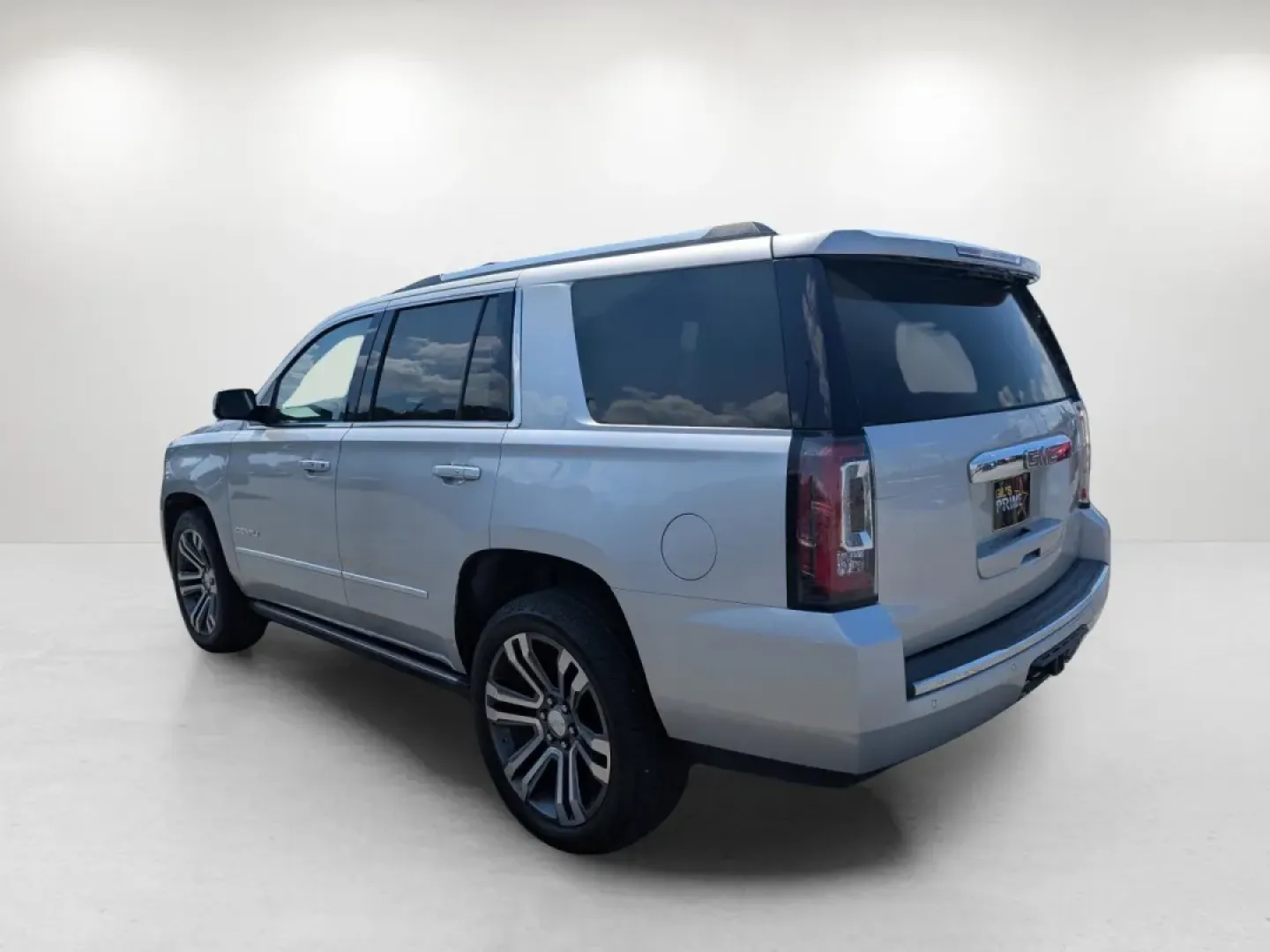 2019 /Jet Black GMC Yukon Denali (1GKS2CKJ8KR) with an Other engine, located at 1430 Gateway Drive, Opelika, AL, 36801, (334) 239-0944, 32.637871, -85.409790 - **Find Your Adventure with the 2019 GMC Yukon Denali at Gils Auto!**<br /> <br /> If you're seeking a vehicle that combines luxury, power, and versatility, look no further than our stunning 2019 GMC Yukon Denali, available now at Gils Auto in Phenix City, AL. Perfect for families needing ample space - Photo#6