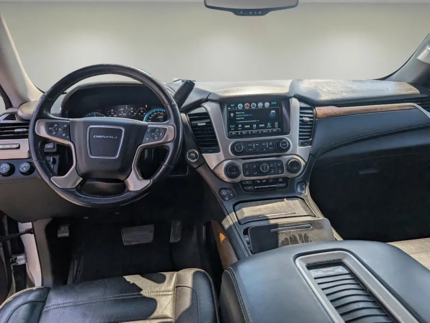 2019 /Jet Black GMC Yukon Denali (1GKS2CKJ8KR) with an Other engine, located at 1430 Gateway Drive, Opelika, AL, 36801, (334) 239-0944, 32.637871, -85.409790 - **Find Your Adventure with the 2019 GMC Yukon Denali at Gils Auto!**<br /> <br /> If you're seeking a vehicle that combines luxury, power, and versatility, look no further than our stunning 2019 GMC Yukon Denali, available now at Gils Auto in Phenix City, AL. Perfect for families needing ample space - Photo#12