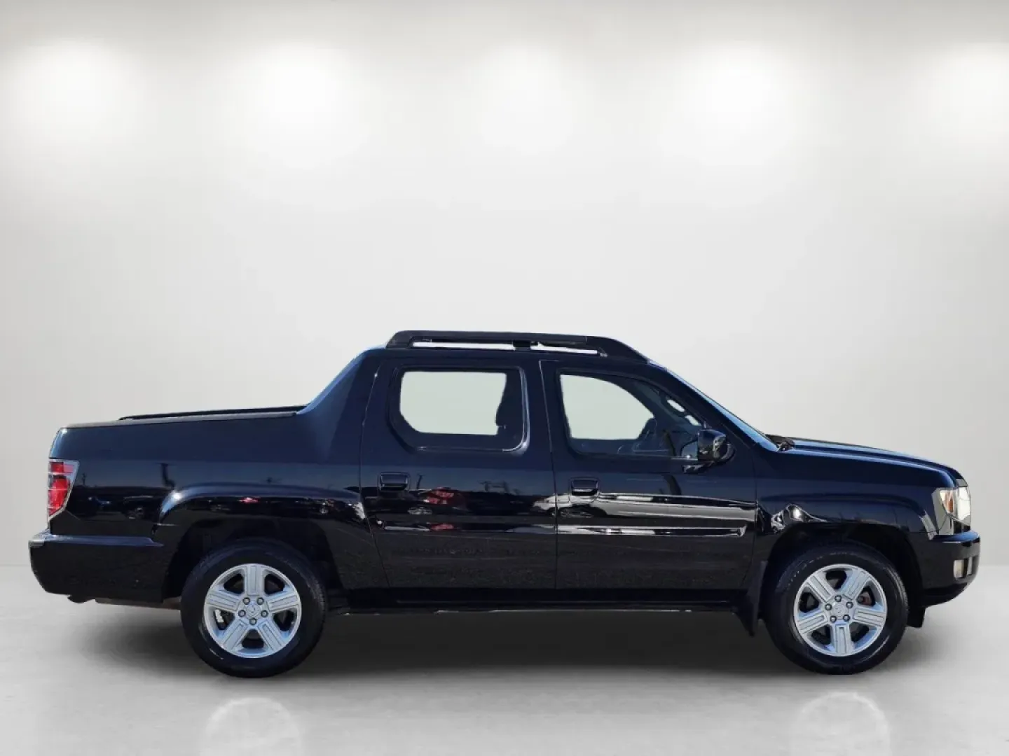 2012 Honda Ridgeline RTL (5FPYK1F56CB) with an Other engine, located at 521 Old Farm Lane Rd, Prattville, AL, 36066, (334) 325-1505, 32.482460, -86.416367 - **Unleash Your Adventure with the 2012 Honda Ridgeline RTL Perfect for Every Journey!**<br /> <br /> Are you ready to take your weekend adventures to the next level or seamlessly manage your daily commute? Look no further than Gils Auto in Phenix City, AL! Our 2012 Honda Ridgeline RTL is the ultima - Photo#3