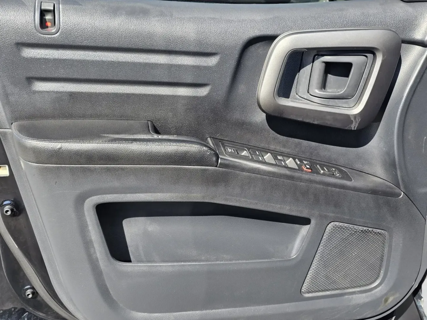 2012 Honda Ridgeline RTL (5FPYK1F56CB) with an Other engine, located at 521 Old Farm Lane Rd, Prattville, AL, 36066, (334) 325-1505, 32.482460, -86.416367 - **Unleash Your Adventure with the 2012 Honda Ridgeline RTL Perfect for Every Journey!**<br /> <br /> Are you ready to take your weekend adventures to the next level or seamlessly manage your daily commute? Look no further than Gils Auto in Phenix City, AL! Our 2012 Honda Ridgeline RTL is the ultima - Photo#8