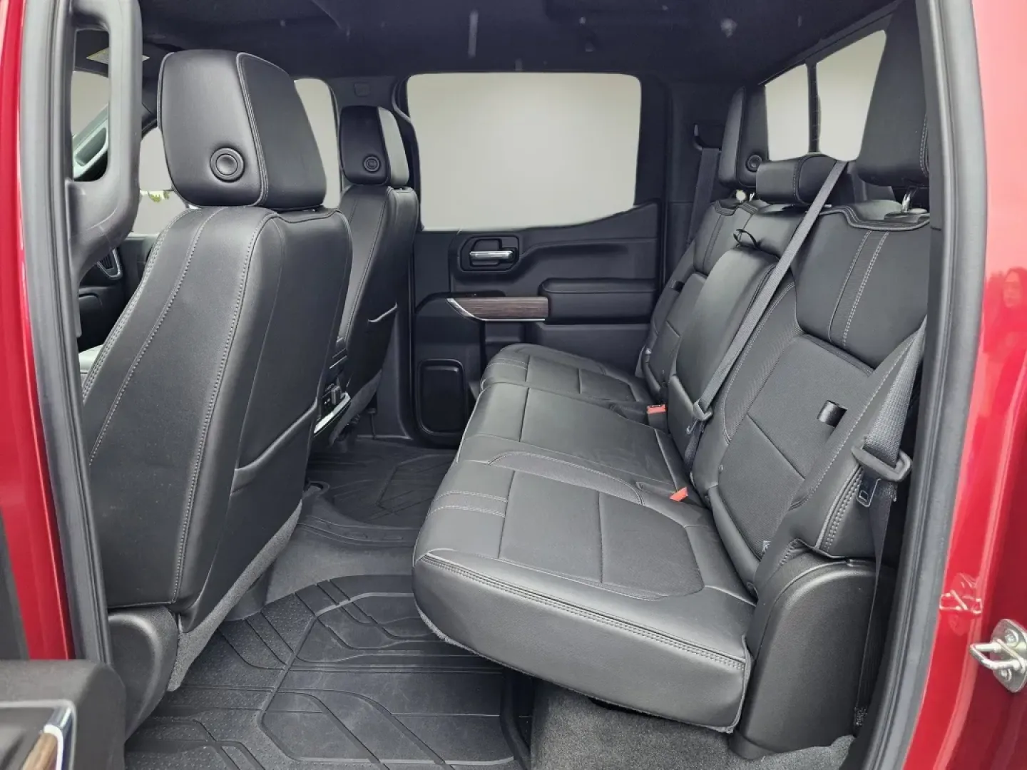 2022 /Jet Black Chevrolet Silverado 1500 LTD High Country (1GCUYHEL5NZ) with an Other engine, located at 3959 U.S. 80 W, Phenix City, AL, 36870, (334) 297-4885, 32.469296, -85.135185 - **Elevate Your Adventures with the 2022 Chevrolet Silverado 1500 LTD High Country!**<br /> <br /> Are you ready to take your outdoor adventures and daily drives to the next level? The 2022 Chevrolet Silverado 1500 LTD High Country, available at Gils Auto in Phenix City, AL, is the perfect companion - Photo#15