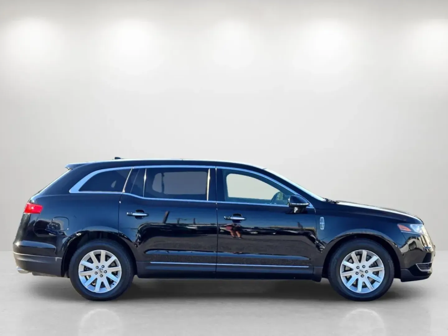 2014 Lincoln MKT (2LMHJ5NK0EB) with an Other engine, located at 7000 Northlake Connector, Columbus, GA, 31904, (706) 987-8085, 32.524975, -84.978134 - ### Experience Luxury and Versatility with the 2014 Lincoln MKT at Gils Auto in Phenix City<br /> <br /> Are you searching for a vehicle that seamlessly combines elegance, comfort, and practicality? Look no further than the 2014 Lincoln MKT, now available at Gils Auto in Phenix City, AL! This sporty - Photo#4