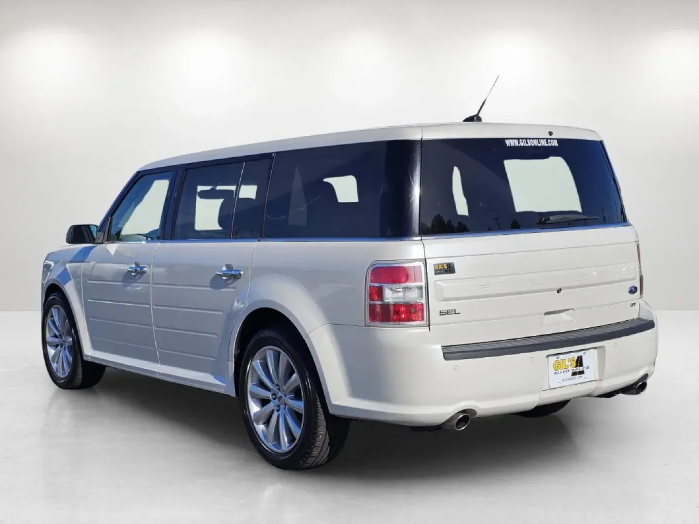 2015 Ford Flex SEL (2FMHK6C84FB) with an Other engine, located at 3959 U.S. 80 W, Phenix City, AL, 36870, (334) 297-4885, 32.469296, -85.135185 - **Discover Adventure with the 2015 Ford Flex SEL at Gils Auto!**<br /> <br /> Are you looking for a versatile vehicle that perfectly complements your active lifestyle? Whether you're a growing family, a weekend adventurer, or someone who simply enjoys the spaciousness of a well-designed crossover, t - Photo#6