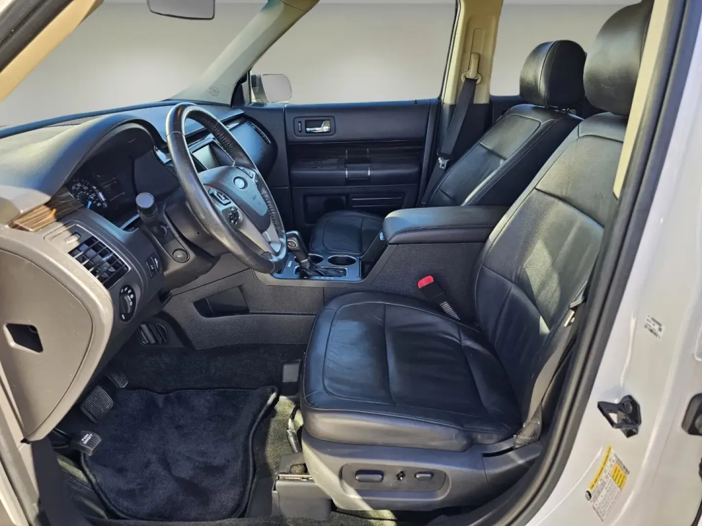 2015 Ford Flex SEL (2FMHK6C84FB) with an Other engine, located at 3959 U.S. 80 W, Phenix City, AL, 36870, (334) 297-4885, 32.469296, -85.135185 - **Discover Adventure with the 2015 Ford Flex SEL at Gils Auto!**<br /> <br /> Are you looking for a versatile vehicle that perfectly complements your active lifestyle? Whether you're a growing family, a weekend adventurer, or someone who simply enjoys the spaciousness of a well-designed crossover, t - Photo#9