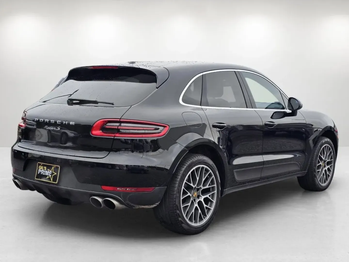 2016 Porsche Macan S (WP1AB2A58GL) with an Other engine, located at 1430 Gateway Drive, Opelika, AL, 36801, (334) 239-0944, 32.637871, -85.409790 - **Elevate Your Lifestyle with the 2016 Porsche Macan S A Perfect Blend of Luxury and Performance!**<br /> <br /> Are you ready to upgrade your driving experience? The 2016 Porsche Macan S is the ideal choice for those who appreciate the finer things in life while needing a versatile vehicle for dai - Photo#4