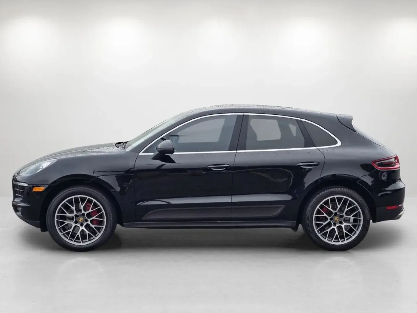 2016 Porsche Macan S (WP1AB2A58GL) with an Other engine, located at 1430 Gateway Drive, Opelika, AL, 36801, (334) 239-0944, 32.637871, -85.409790 - **Elevate Your Lifestyle with the 2016 Porsche Macan S A Perfect Blend of Luxury and Performance!**<br /> <br /> Are you ready to upgrade your driving experience? The 2016 Porsche Macan S is the ideal choice for those who appreciate the finer things in life while needing a versatile vehicle for dai - Photo#7