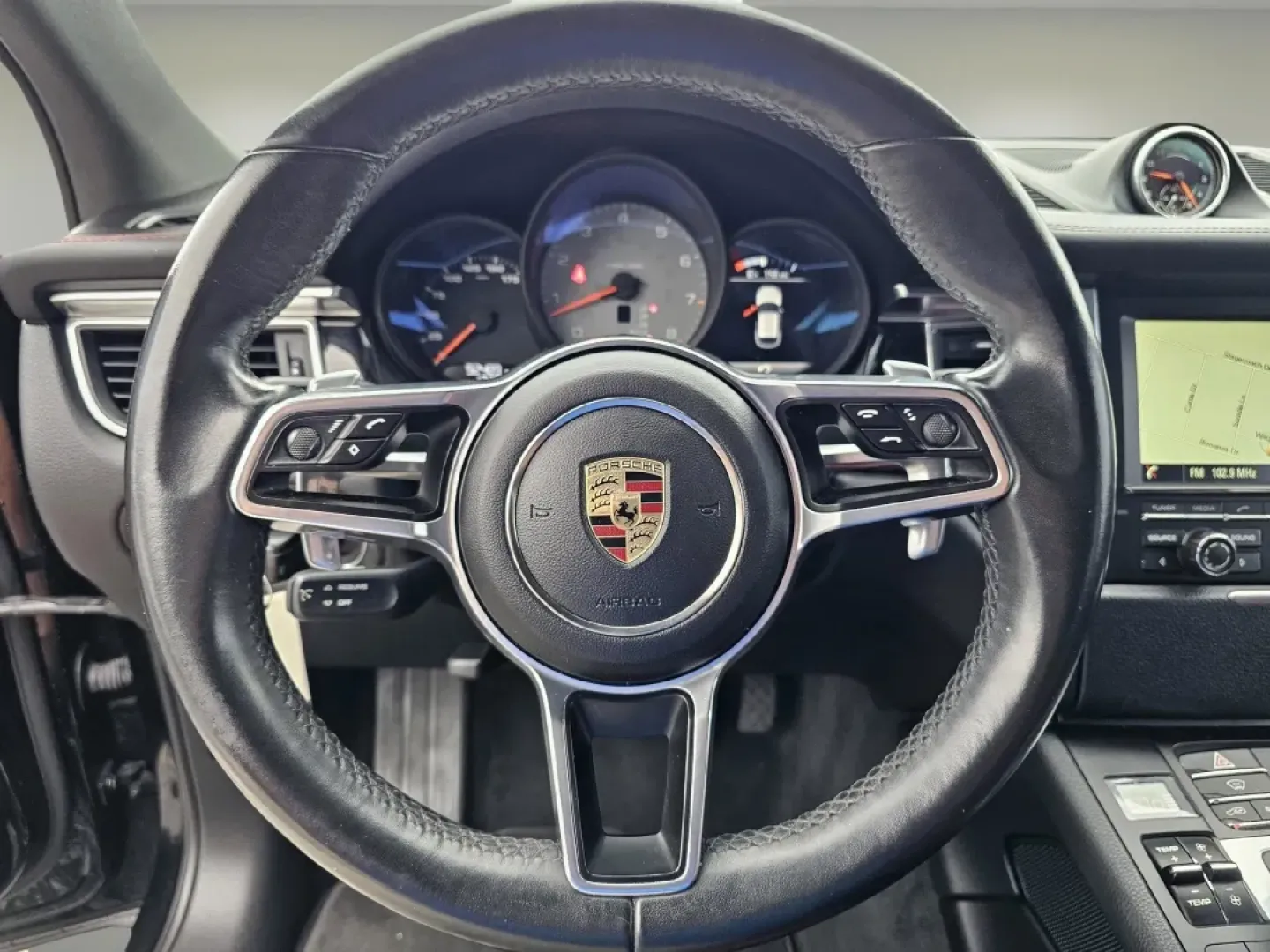 2016 Porsche Macan S (WP1AB2A58GL) with an Other engine, located at 1430 Gateway Drive, Opelika, AL, 36801, (334) 239-0944, 32.637871, -85.409790 - **Elevate Your Lifestyle with the 2016 Porsche Macan S A Perfect Blend of Luxury and Performance!**<br /> <br /> Are you ready to upgrade your driving experience? The 2016 Porsche Macan S is the ideal choice for those who appreciate the finer things in life while needing a versatile vehicle for dai - Photo#10