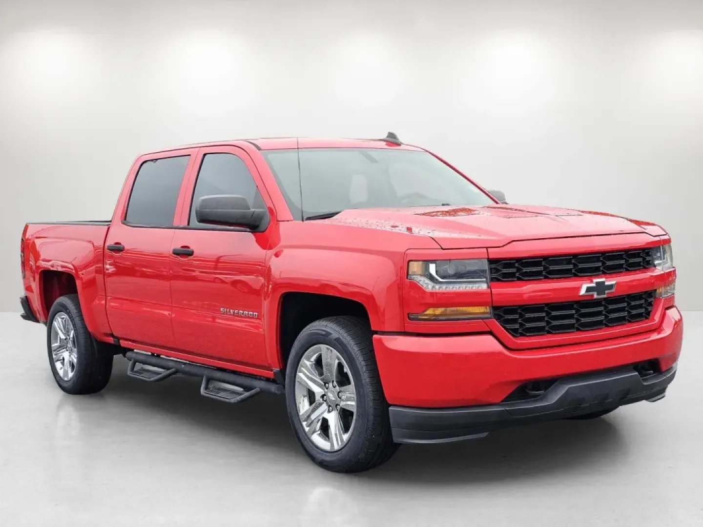 2018 /Dark Ash with Jet Black Interior Accents Chevrolet Silverado 1500 Custom (3GCPCPEC8JG) with an Other engine, located at 7000 Northlake Connector, Columbus, GA, 31904, (706) 987-8085, 32.524975, -84.978134 - **Elevate Your Adventures with the 2018 Chevrolet Silverado 1500 Crew Cab - Your Perfect Pickup for Every Lifestyle!**<br /> <br /> Are you ready to take on the road with confidence? The 2018 Chevrolet Silverado 1500, available at Gils Auto in Phenix City, AL, is designed for those who crave adventu - Photo#2