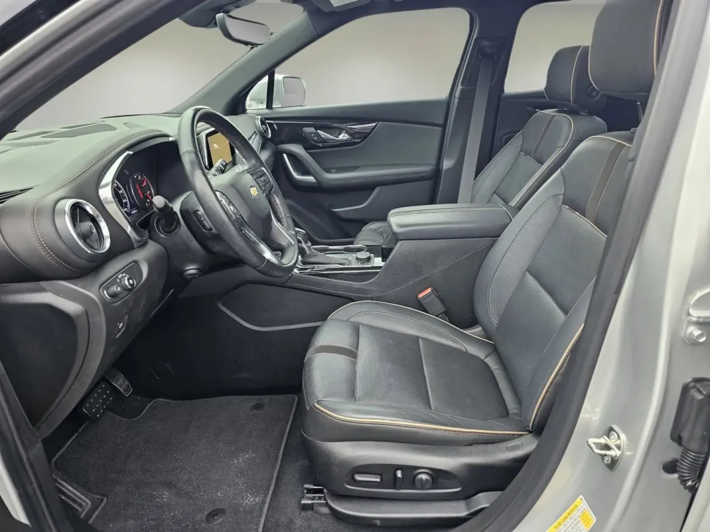 2019 /Jet Black Chevrolet Blazer Premier (3GNKBFRSXKS) with an Other engine, located at 7000 Northlake Connector, Columbus, GA, 31904, (706) 987-8085, 32.524975, -84.978134 - Discover the perfect blend of style, comfort, and advanced technology with the stunning 2019 Chevrolet Blazer Premier, now available at Gils Auto in Phenix City, AL. If you're searching for a vehicle that can elevate your lifestyle, whether for daily commutes, family outings, or weekend adventures, - Photo#9