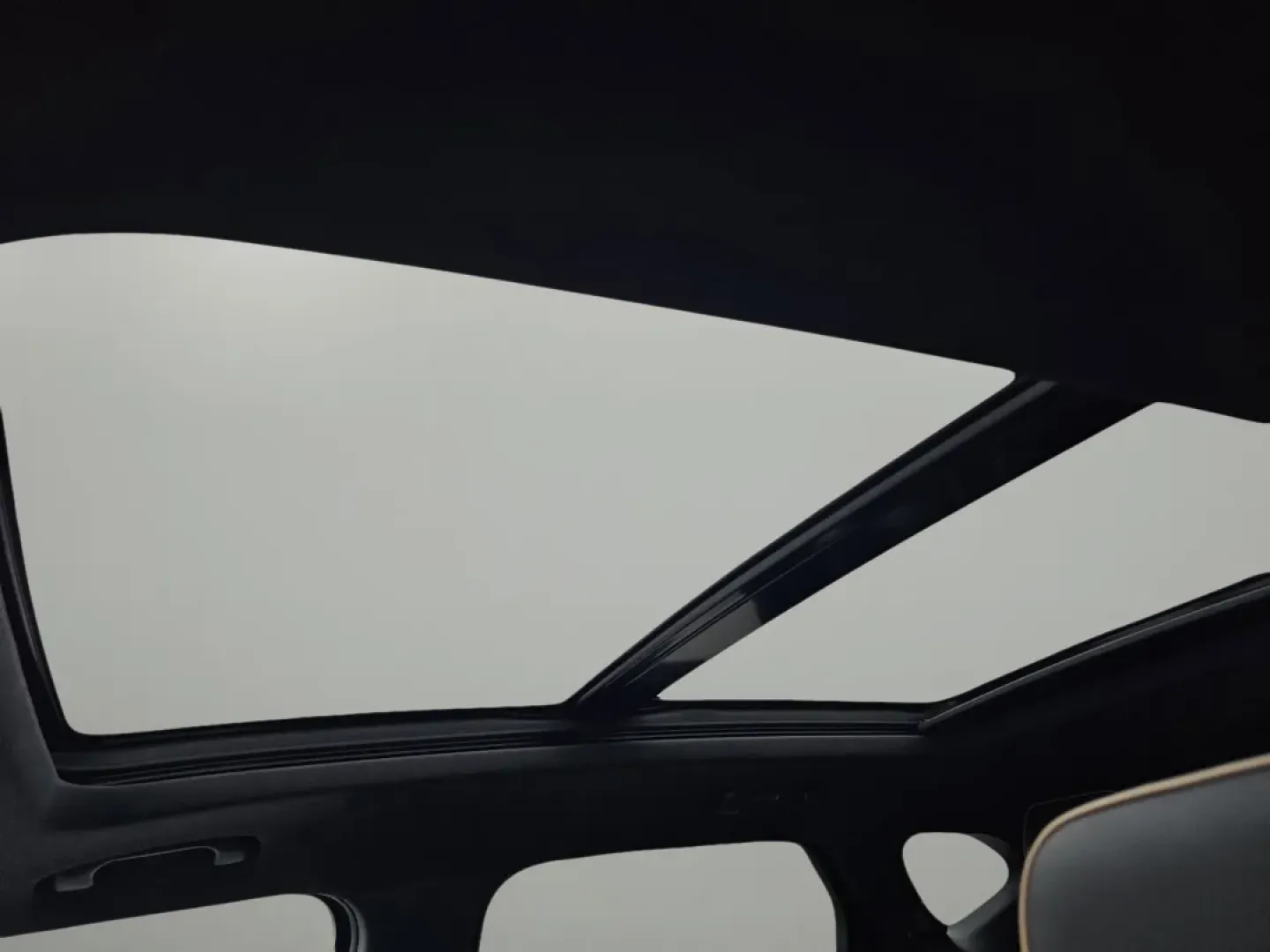 2019 /Jet Black Chevrolet Blazer Premier (3GNKBFRSXKS) with an Other engine, located at 7000 Northlake Connector, Columbus, GA, 31904, (706) 987-8085, 32.524975, -84.978134 - Discover the perfect blend of style, comfort, and advanced technology with the stunning 2019 Chevrolet Blazer Premier, now available at Gils Auto in Phenix City, AL. If you're searching for a vehicle that can elevate your lifestyle, whether for daily commutes, family outings, or weekend adventures, - Photo#10