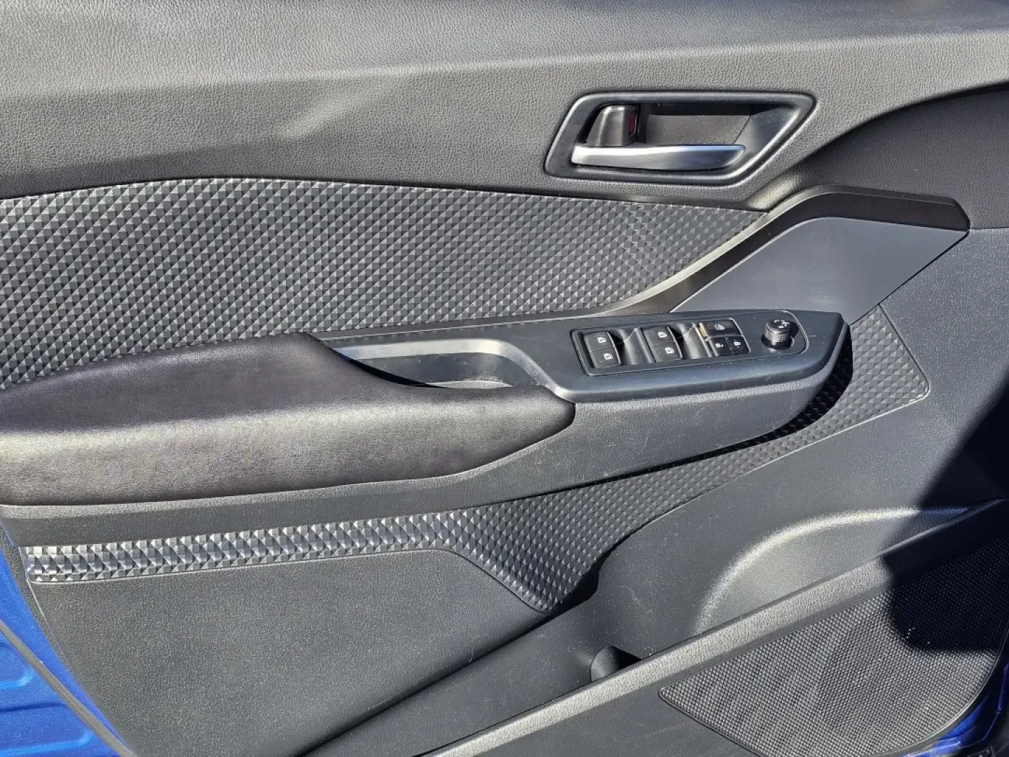 2018 Toyota C-HR XLE (NMTKHMBX3JR) with an Other engine, located at 1430 Gateway Drive, Opelika, AL, 36801, (334) 239-0944, 32.637871, -85.409790 - Are you searching for the perfect vehicle that combines style, comfort, and functionality for your everyday adventures? Look no further than this stunning 2018 Toyota C-HR, available now at Gils Auto in Phenix City, AL. This sporty SUV is ideal for budget-conscious buyers who still want a reliable a - Photo#9