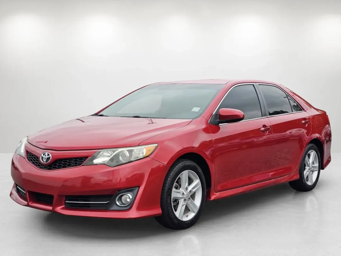 2014 Toyota Camry SE (4T1BF1FK2EU) with an Other engine, located at 804 22nd Ave, Phenix City, AL, 36870, (334) 297-1860, 32.484749, -85.024475 - **Experience Comfort and Style with the 2014 Toyota Camry SE Perfect for Your Daily Commute!**<br /> <br /> Are you searching for a reliable sedan that combines style, functionality, and affordability? Look no further than this stunning 2014 Toyota Camry SE, available now at Gils Auto in Phenix Cit - Photo#0