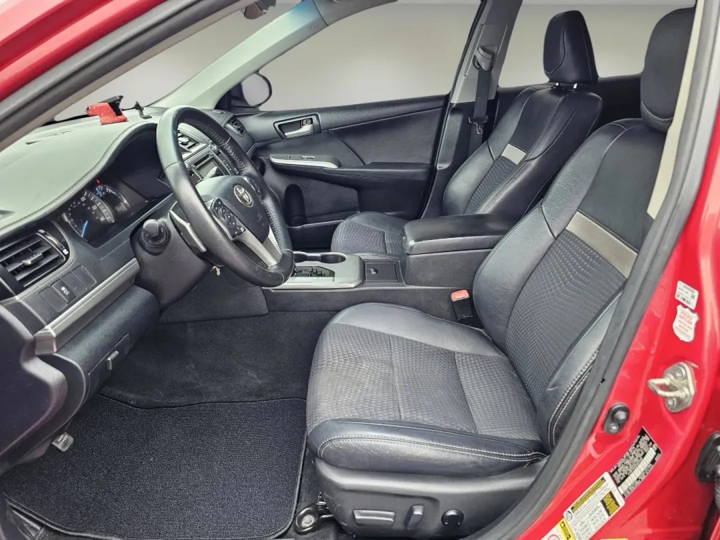 2014 Toyota Camry SE (4T1BF1FK2EU) with an Other engine, located at 1430 Gateway Drive, Opelika, AL, 36801, (334) 239-0944, 32.637871, -85.409790 - **Experience Comfort and Style with the 2014 Toyota Camry SE Perfect for Your Daily Commute!**<br /> <br /> Are you searching for a reliable sedan that combines style, functionality, and affordability? Look no further than this stunning 2014 Toyota Camry SE, available now at Gils Auto in Phenix Cit - Photo#9