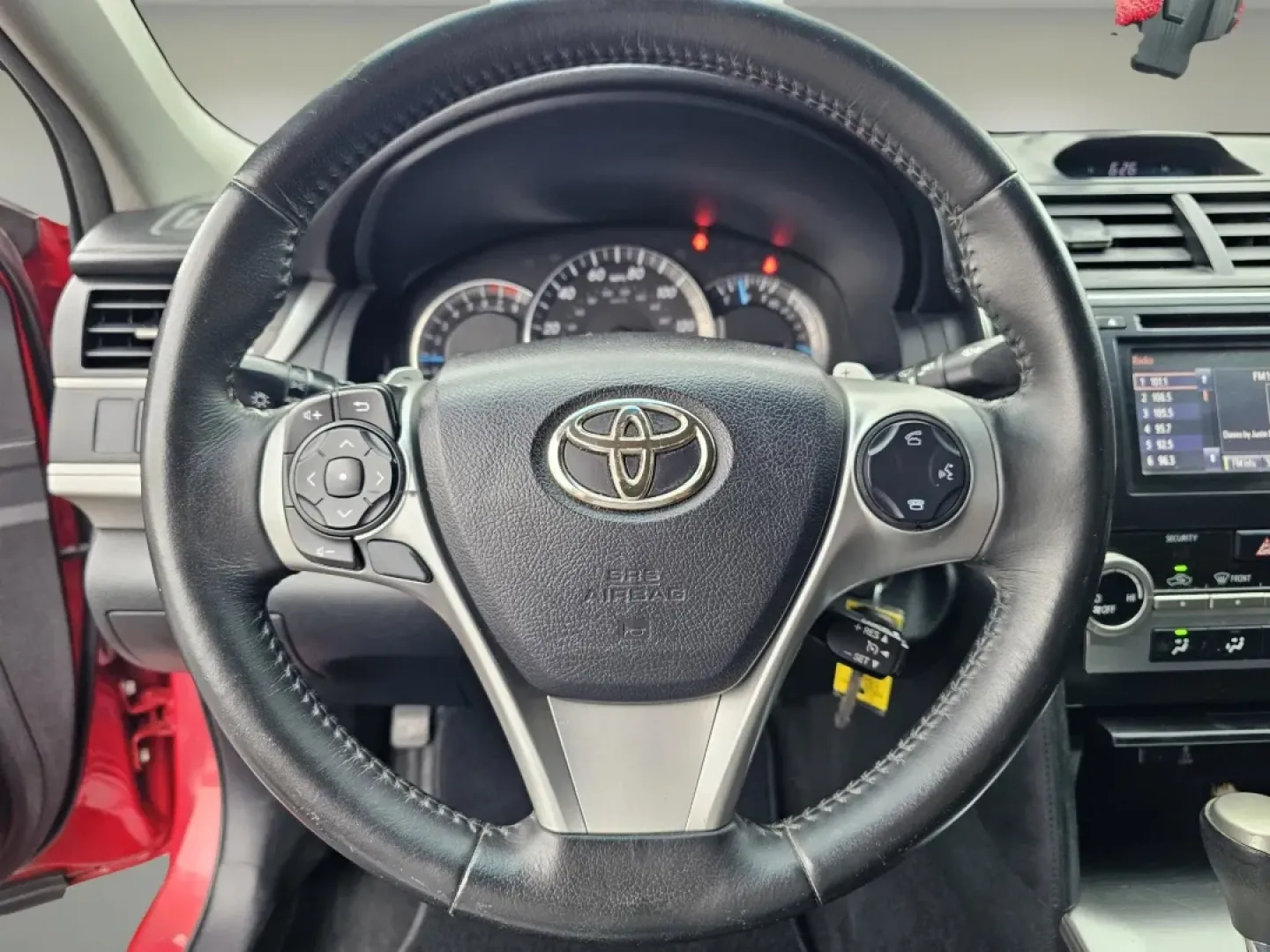 2014 Toyota Camry SE (4T1BF1FK2EU) with an Other engine, located at 1430 Gateway Drive, Opelika, AL, 36801, (334) 239-0944, 32.637871, -85.409790 - **Experience Comfort and Style with the 2014 Toyota Camry SE Perfect for Your Daily Commute!**<br /> <br /> Are you searching for a reliable sedan that combines style, functionality, and affordability? Look no further than this stunning 2014 Toyota Camry SE, available now at Gils Auto in Phenix Cit - Photo#10