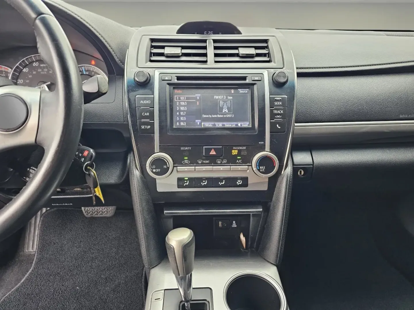 2014 Toyota Camry SE (4T1BF1FK2EU) with an Other engine, located at 1430 Gateway Drive, Opelika, AL, 36801, (334) 239-0944, 32.637871, -85.409790 - **Experience Comfort and Style with the 2014 Toyota Camry SE Perfect for Your Daily Commute!**<br /> <br /> Are you searching for a reliable sedan that combines style, functionality, and affordability? Look no further than this stunning 2014 Toyota Camry SE, available now at Gils Auto in Phenix Cit - Photo#11