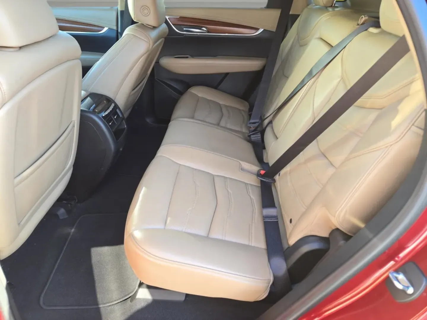 2017 /Maple Sugar Cadillac XT5 Platinum AWD (1GYKNFRS1HZ) with an Other engine, located at 5115 14th Ave., Columbus, GA, 31904, (706) 323-0345, 32.511494, -84.971046 - **Unleash Luxury and Adventure with the 2017 Cadillac XT5 Platinum AWD at Gils Auto!**<br /> <br /> Imagine driving through the vibrant streets of Phenix City, AL, with the wind in your hair and the luxurious comfort of a 2017 Cadillac XT5 Platinum AWD. This SUV is designed for those who crave a lif - Photo#12