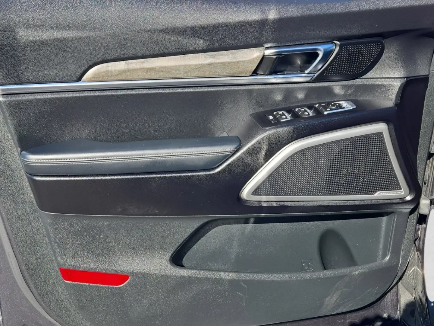 2020 /Black Kia Telluride EX (5XYP34HC5LG) with an Other engine, located at 5115 14th Ave., Columbus, GA, 31904, (706) 323-0345, 32.511494, -84.971046 - **Discover the Perfect Family SUV: 2020 Kia Telluride EX at Gils Auto - Phenix City!**<br /> <br /> Are you on the lookout for a versatile and spacious SUV that can accommodate your growing family while also providing a comfortable ride for your daily commutes? The 2020 Kia Telluride EX is the ideal - Photo#7