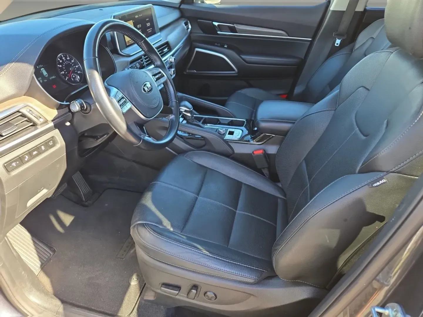 2020 /Black Kia Telluride EX (5XYP34HC5LG) with an Other engine, located at 5115 14th Ave., Columbus, GA, 31904, (706) 323-0345, 32.511494, -84.971046 - **Discover the Perfect Family SUV: 2020 Kia Telluride EX at Gils Auto - Phenix City!**<br /> <br /> Are you on the lookout for a versatile and spacious SUV that can accommodate your growing family while also providing a comfortable ride for your daily commutes? The 2020 Kia Telluride EX is the ideal - Photo#11