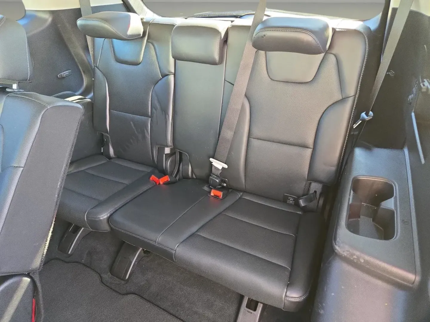 2020 /Black Kia Telluride EX (5XYP34HC5LG) with an Other engine, located at 5115 14th Ave., Columbus, GA, 31904, (706) 323-0345, 32.511494, -84.971046 - **Discover the Perfect Family SUV: 2020 Kia Telluride EX at Gils Auto - Phenix City!**<br /> <br /> Are you on the lookout for a versatile and spacious SUV that can accommodate your growing family while also providing a comfortable ride for your daily commutes? The 2020 Kia Telluride EX is the ideal - Photo#13