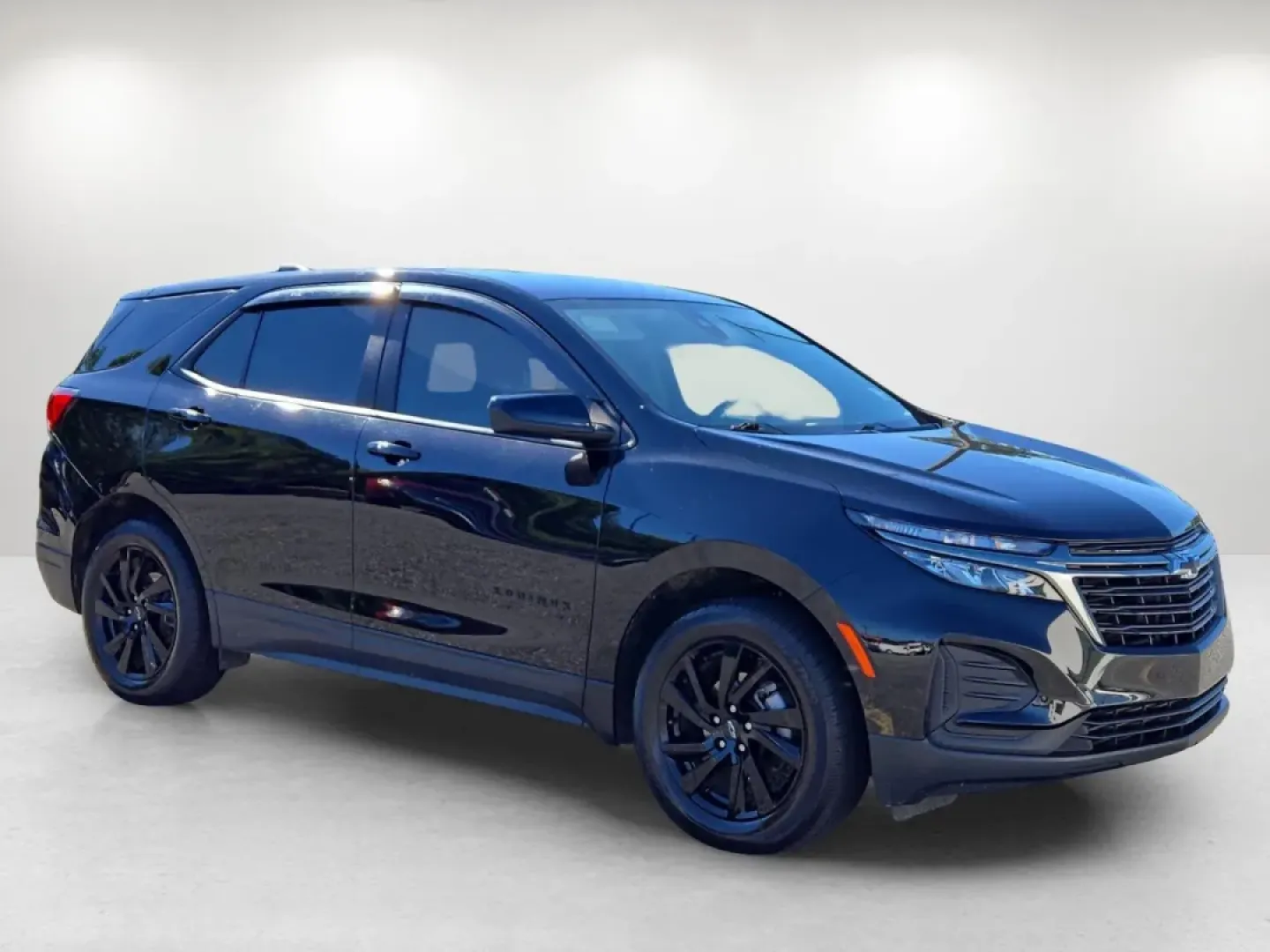 2024 /Medium Ash Gray Chevrolet Equinox LS (3GNAXHEG5RL) with an Other engine, located at 7000 Northlake Connector, Columbus, GA, 31904, (706) 987-8085, 32.524975, -84.978134 - Are you ready to elevate your daily commute or embark on weekend adventures? The 2024 Chevrolet Equinox LS, available at Gils Auto in Phenix City, AL, is the perfect blend of style, comfort, and functionality. Whether you're a growing family seeking a spacious SUV or a budget-conscious buyer looking - Photo#3