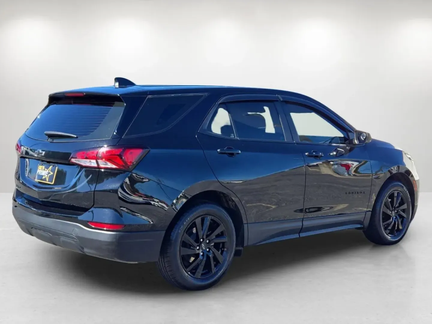 2024 /Medium Ash Gray Chevrolet Equinox LS (3GNAXHEG5RL) with an Other engine, located at 7000 Northlake Connector, Columbus, GA, 31904, (706) 987-8085, 32.524975, -84.978134 - Are you ready to elevate your daily commute or embark on weekend adventures? The 2024 Chevrolet Equinox LS, available at Gils Auto in Phenix City, AL, is the perfect blend of style, comfort, and functionality. Whether you're a growing family seeking a spacious SUV or a budget-conscious buyer looking - Photo#5