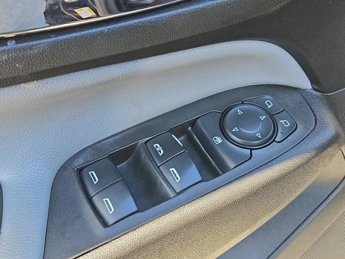 2024 /Medium Ash Gray Chevrolet Equinox LS (3GNAXHEG5RL) with an Other engine, located at 7000 Northlake Connector, Columbus, GA, 31904, (706) 987-8085, 32.524975, -84.978134 - Are you ready to elevate your daily commute or embark on weekend adventures? The 2024 Chevrolet Equinox LS, available at Gils Auto in Phenix City, AL, is the perfect blend of style, comfort, and functionality. Whether you're a growing family seeking a spacious SUV or a budget-conscious buyer looking - Photo#10