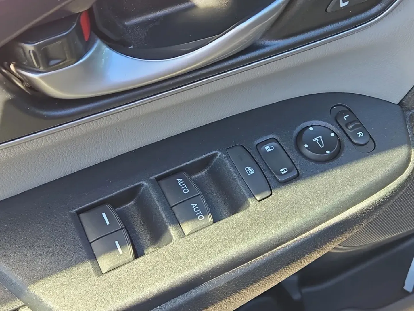 2019 Honda CR-V Touring (7FARW1H97KE) with an Other engine, located at 804 22nd Ave, Phenix City, AL, 36870, (334) 297-1860, 32.484749, -85.024475 - **Discover Adventure with the 2019 Honda CR-V Touring at Gils Auto Your Gateway to Affordable, Reliable Driving!**<br /> <br /> Are you ready to elevate your driving experience and embrace your next adventure? Look no further than this stunning 2019 Honda CR-V in captivating blue, available now at - Photo#10