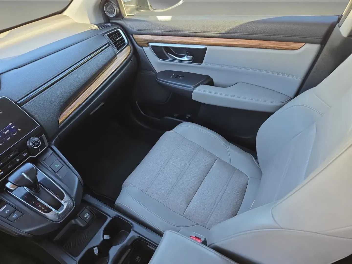 2019 Honda CR-V Touring (7FARW1H97KE) with an Other engine, located at 804 22nd Ave, Phenix City, AL, 36870, (334) 297-1860, 32.484749, -85.024475 - **Discover Adventure with the 2019 Honda CR-V Touring at Gils Auto Your Gateway to Affordable, Reliable Driving!**<br /> <br /> Are you ready to elevate your driving experience and embrace your next adventure? Look no further than this stunning 2019 Honda CR-V in captivating blue, available now at - Photo#14