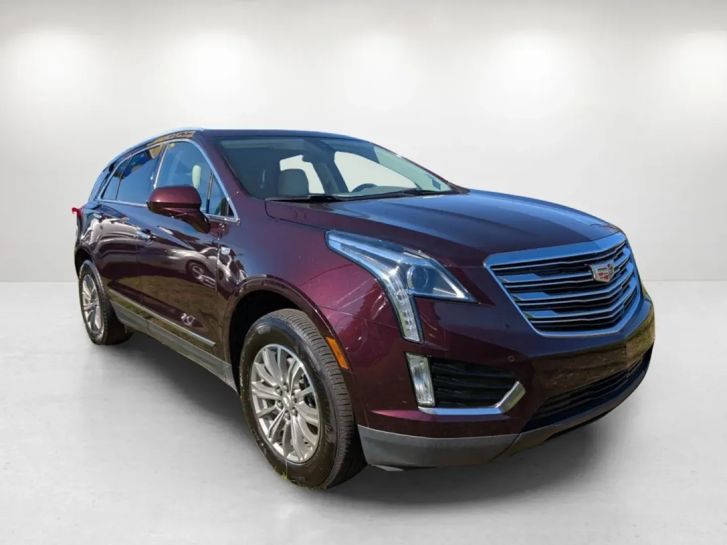 2018 /Cirrus Cadillac XT5 Luxury FWD (1GYKNCRS9JZ) with an Other engine, located at 5115 14th Ave., Columbus, GA, 31904, (706) 323-0345, 32.511494, -84.971046 - **Experience Luxury and Versatility with the 2018 Cadillac XT5 at Gils Auto in Phenix City, AL!**<br /> <br /> If you're seeking a sophisticated SUV that effortlessly blends luxury with practicality, the 2018 Cadillac XT5 is your perfect match. Designed for those who appreciate style and performance - Photo#2