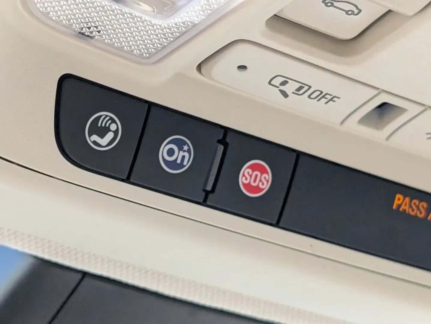 2018 /Cirrus Cadillac XT5 Luxury FWD (1GYKNCRS9JZ) with an Other engine, located at 5115 14th Ave., Columbus, GA, 31904, (706) 323-0345, 32.511494, -84.971046 - **Experience Luxury and Versatility with the 2018 Cadillac XT5 at Gils Auto in Phenix City, AL!**<br /> <br /> If you're seeking a sophisticated SUV that effortlessly blends luxury with practicality, the 2018 Cadillac XT5 is your perfect match. Designed for those who appreciate style and performance - Photo#19