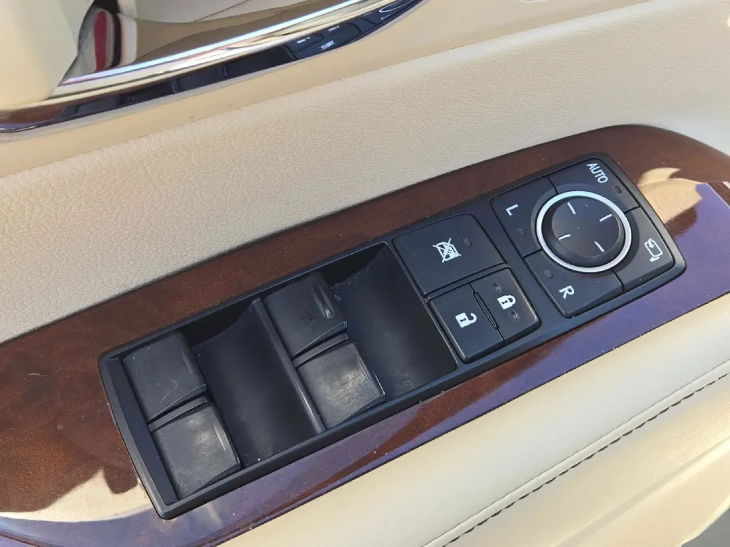 2013 Lexus RX 350 (2T2ZK1BA6DC) with an Other engine, located at 3959 U.S. 80 W, Phenix City, AL, 36870, (334) 297-4885, 32.469296, -85.135185 - Are you ready to elevate your driving experience? Whether you're commuting to work, running errands, or embarking on weekend adventures, the 2013 Lexus RX 350 is the perfect companion for your lifestyle. Offering a blend of luxury, comfort, and reliability, this SUV is designed to cater to growing f - Photo#10