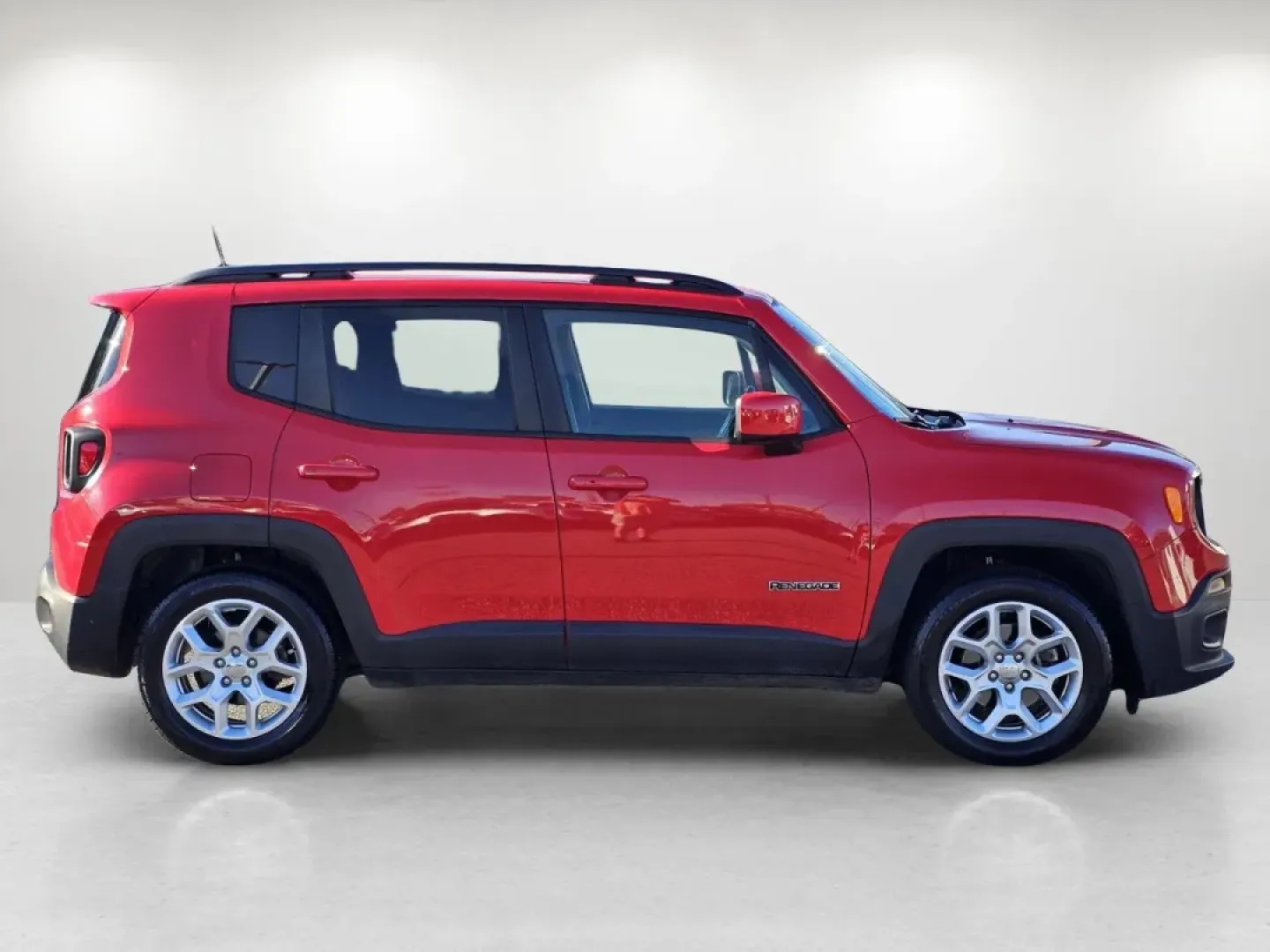 2018 /Black Jeep Renegade Latitude (ZACCJABB4JP) with an Other engine, located at 5115 14th Ave., Columbus, GA, 31904, (706) 323-0345, 32.511494, -84.971046 - Are you ready to take your adventures off the beaten path? The 2018 Jeep Renegade Latitude is the perfect crossover for those who crave exploration and value comfort and style. Whether you're navigating the bustling streets of Phenix City or heading out on a weekend getaway to the nearby Lake Oliver - Photo#3