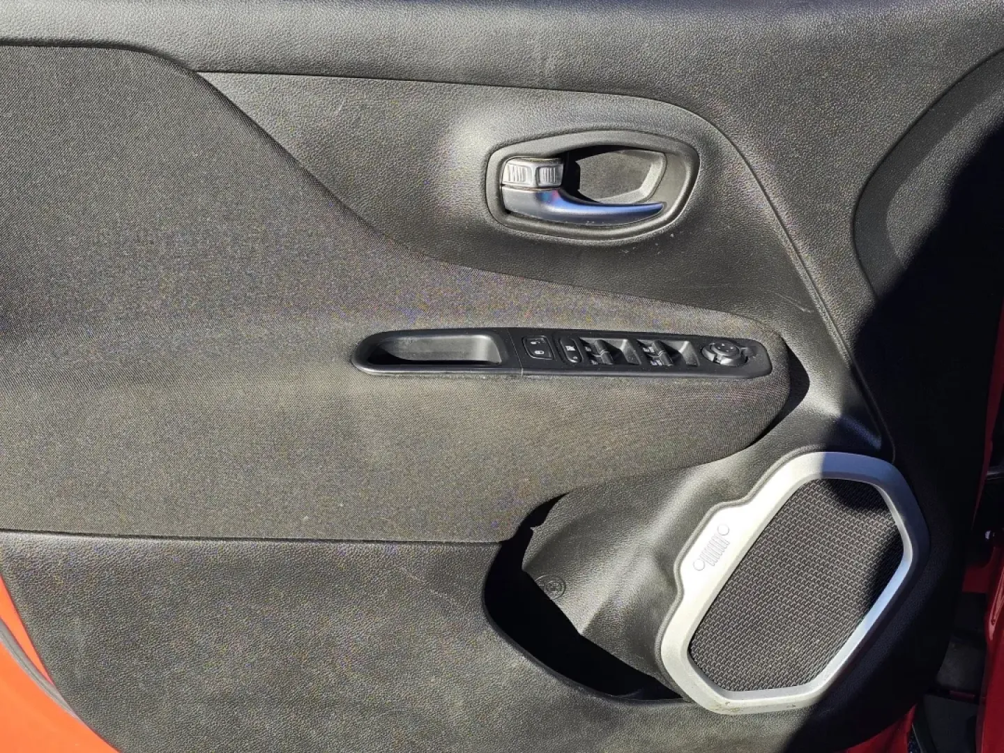 2018 /Black Jeep Renegade Latitude (ZACCJABB4JP) with an Other engine, located at 5115 14th Ave., Columbus, GA, 31904, (706) 323-0345, 32.511494, -84.971046 - Are you ready to take your adventures off the beaten path? The 2018 Jeep Renegade Latitude is the perfect crossover for those who crave exploration and value comfort and style. Whether you're navigating the bustling streets of Phenix City or heading out on a weekend getaway to the nearby Lake Oliver - Photo#8