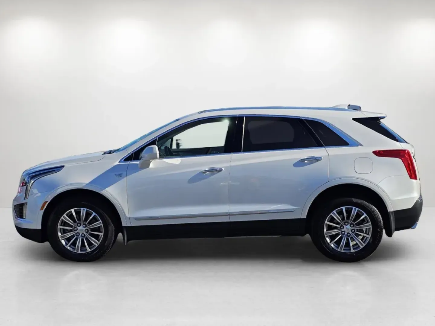 2018 /Cirrus Cadillac XT5 Luxury FWD (1GYKNCRS4JZ) with an Other engine, located at 804 22nd Ave, Phenix City, AL, 36870, (334) 297-1860, 32.484749, -85.024475 - **Experience Luxury on Every Adventure with the 2018 Cadillac XT5** <br /> Are you in search of the perfect vehicle to elevate your daily commute while providing versatility for weekend getaways? Look no further than the stunning 2018 Cadillac XT5 Luxury FWD, available now at Gils Auto in Phenix Ci - Photo#7