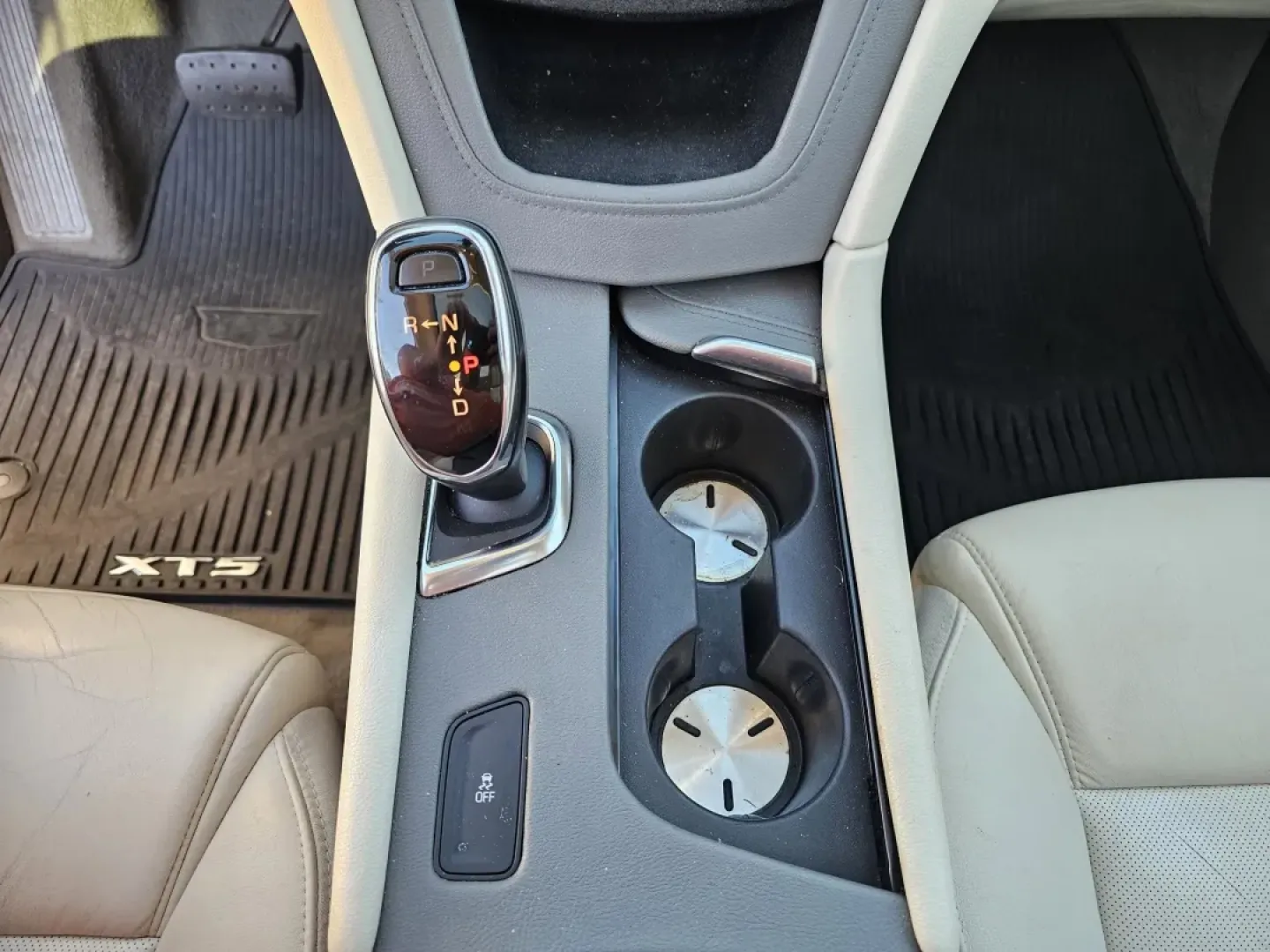 2018 /Cirrus Cadillac XT5 Luxury FWD (1GYKNCRS4JZ) with an Other engine, located at 804 22nd Ave, Phenix City, AL, 36870, (334) 297-1860, 32.484749, -85.024475 - **Experience Luxury on Every Adventure with the 2018 Cadillac XT5** <br /> Are you in search of the perfect vehicle to elevate your daily commute while providing versatility for weekend getaways? Look no further than the stunning 2018 Cadillac XT5 Luxury FWD, available now at Gils Auto in Phenix Ci - Photo#12