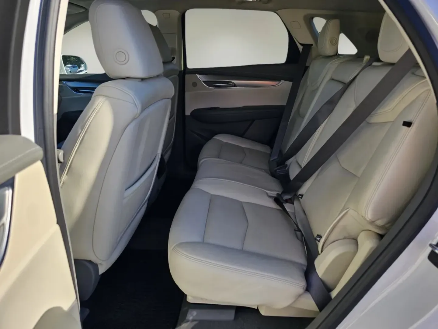 2018 /Cirrus Cadillac XT5 Luxury FWD (1GYKNCRS4JZ) with an Other engine, located at 804 22nd Ave, Phenix City, AL, 36870, (334) 297-1860, 32.484749, -85.024475 - **Experience Luxury on Every Adventure with the 2018 Cadillac XT5** <br /> Are you in search of the perfect vehicle to elevate your daily commute while providing versatility for weekend getaways? Look no further than the stunning 2018 Cadillac XT5 Luxury FWD, available now at Gils Auto in Phenix Ci - Photo#14