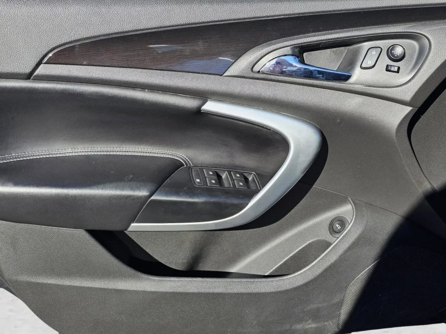 2015 /Ebony Buick Regal Premium I (2G4GN5EX3F9) with an Other engine, located at 1430 Gateway Drive, Opelika, AL, 36801, (334) 239-0944, 32.637871, -85.409790 - Are you ready to elevate your driving experience while enjoying comfort, style, and technology? Whether you're commuting to work, taking the kids to soccer practice, or planning a weekend getaway, the 2015 Buick Regal Premium I is the perfect sedan for your lifestyle. This stunning vehicle combines - Photo#8