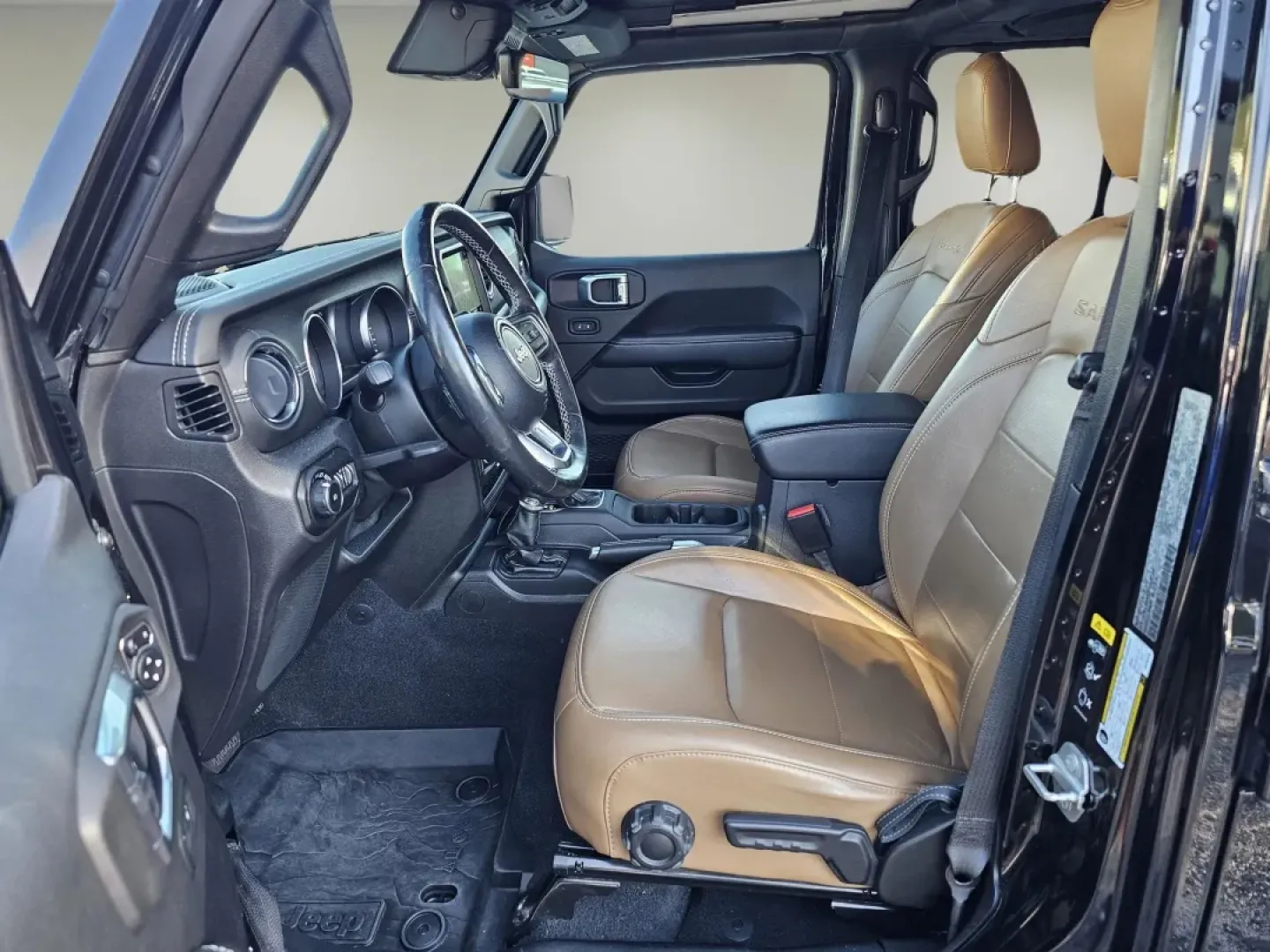 2021 /Dark Saddle/Black Jeep Wrangler Unlimited Sahara (1C4HJXENXMW) with an Other engine, located at 5115 14th Ave., Columbus, GA, 31904, (706) 323-0345, 32.511494, -84.971046 - **2021 Jeep Wrangler Unlimited Sahara: The Ultimate Adventure Companion!**<br /> <br /> Are you ready to elevate your lifestyle and embrace the thrill of the open road? The 2021 Jeep Wrangler Unlimited Sahara is here to take you on unforgettable adventures, whether you're conquering rugged terrains, - Photo#8