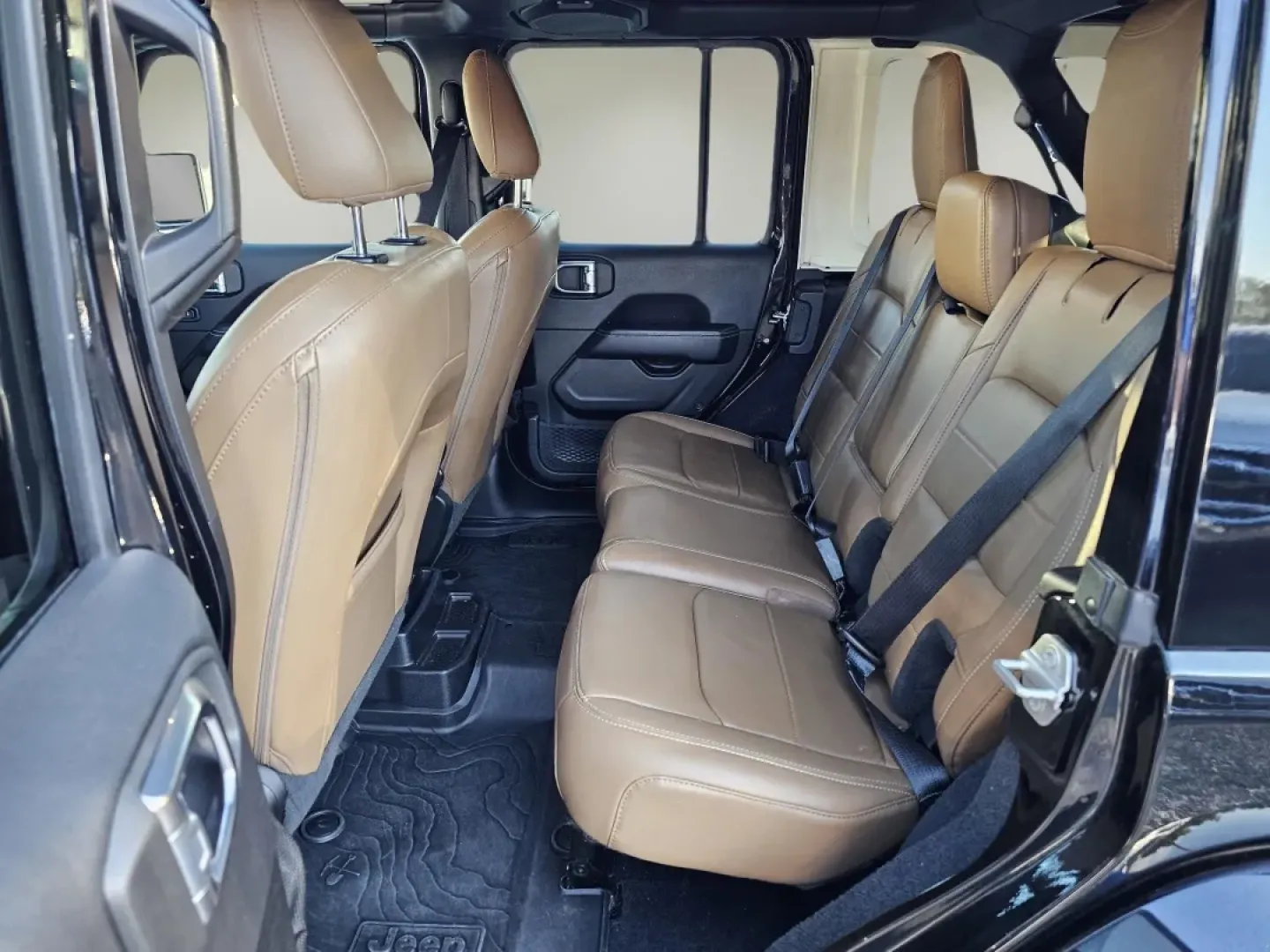 2021 /Dark Saddle/Black Jeep Wrangler Unlimited Sahara (1C4HJXENXMW) with an Other engine, located at 5115 14th Ave., Columbus, GA, 31904, (706) 323-0345, 32.511494, -84.971046 - **2021 Jeep Wrangler Unlimited Sahara: The Ultimate Adventure Companion!**<br /> <br /> Are you ready to elevate your lifestyle and embrace the thrill of the open road? The 2021 Jeep Wrangler Unlimited Sahara is here to take you on unforgettable adventures, whether you're conquering rugged terrains, - Photo#13