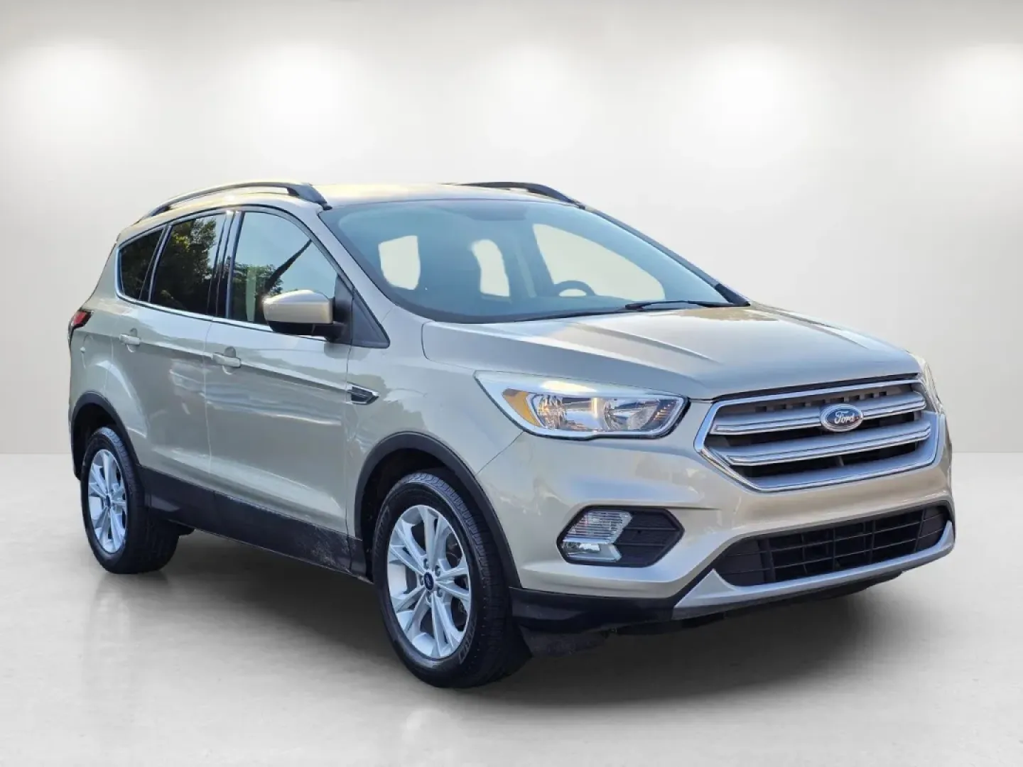 2018 Ford Escape SE (1FMCU0GD5JU) with an Other engine, located at 804 22nd Ave, Phenix City, AL, 36870, (334) 297-1860, 32.484749, -85.024475 - **Experience Life on the Go with the 2018 Ford Escape SE from Gils Auto!** <br /> <br /> Are you looking for the perfect vehicle that fits your adventurous lifestyle while providing the comfort and reliability you need? The 2018 Ford Escape SE is a versatile SUV designed for everything from family o - Photo#2