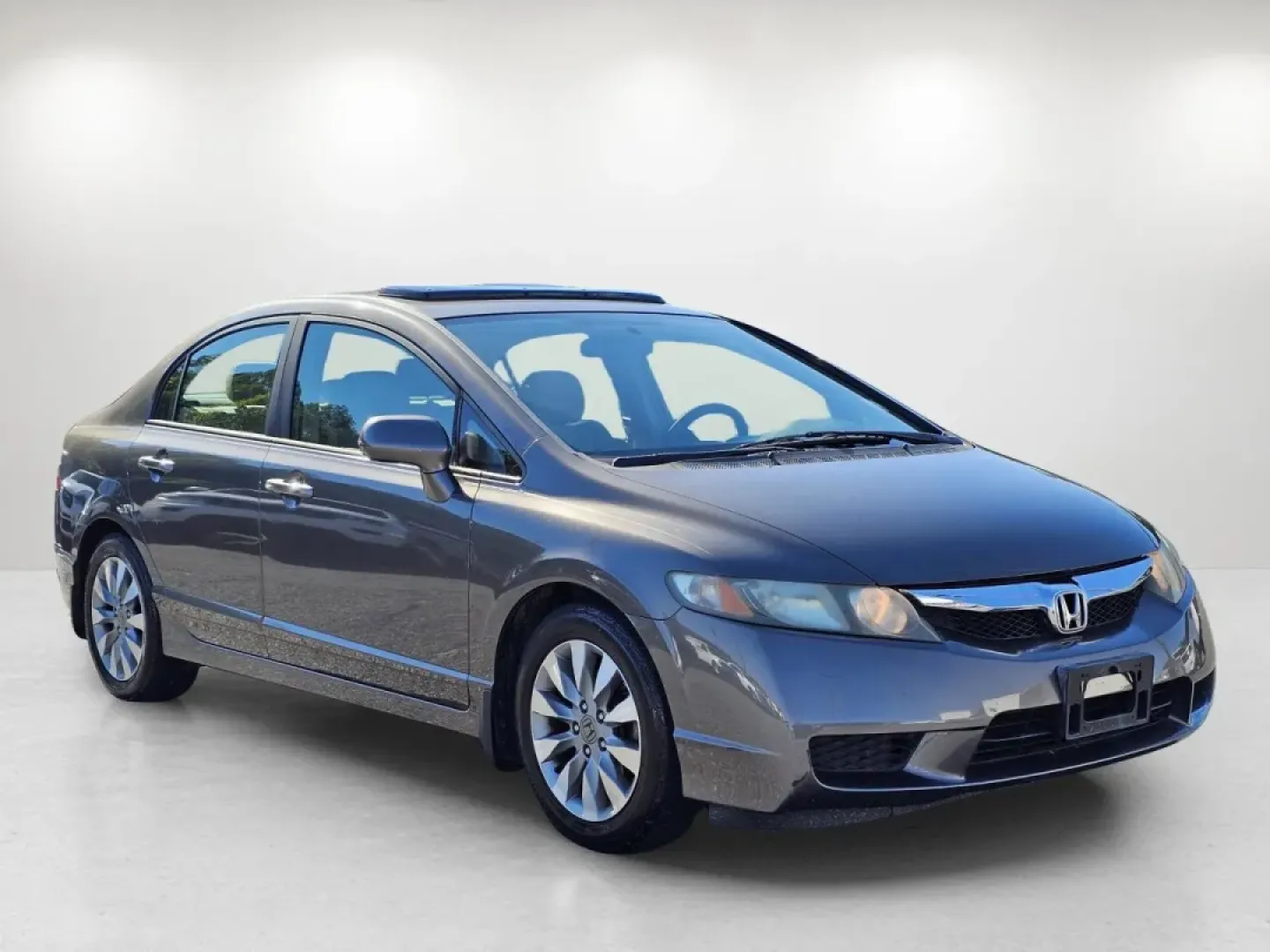 2011 Honda Civic Sdn EX (19XFA1F84BE) with an Other engine, located at 1430 Gateway Drive, Opelika, AL, 36801, (334) 239-0944, 32.637871, -85.409790 - **Experience the Road Like Never Before with This 2011 Honda Civic EX Perfect for Commuters and Families Alike!**<br /> <br /> Are you in the market for a reliable vehicle that seamlessly blends style, comfort, and affordability? Look no further than this stunning 2011 Honda Civic Sedan EX, availab - Photo#2