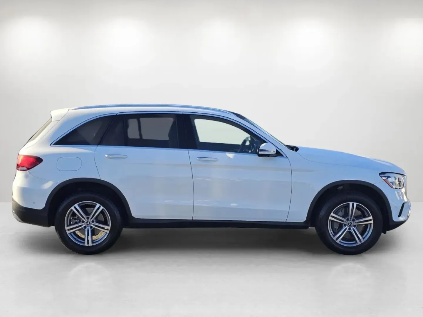 2021 Mercedes-Benz GLC GLC 300 (W1N0G8DB9MV) with an Other engine, located at 521 Old Farm Lane Rd, Prattville, AL, 36066, (334) 325-1505, 32.482460, -86.416367 - ### Adventure Awaits with the 2021 Mercedes-Benz GLC 300 at Gils Auto!<br /> <br /> Are you ready to elevate your driving experience? Whether you're navigating the bustling streets of Phenix City, AL, commuting to work, or taking weekend road trips with family and friends, the 2021 Mercedes-Benz GLC - Photo#3