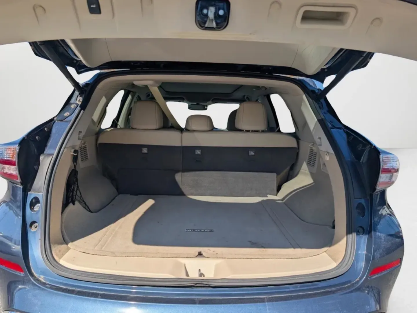 2016 /Beige Nissan Murano Platinum (5N1AZ2MG4GN) with an Other engine, located at 5115 14th Ave., Columbus, GA, 31904, (706) 323-0345, 32.511494, -84.971046 - Elevate your driving experience with the 2016 Nissan Murano Platinum, now available at Gils Auto in Phenix City, AL. Imagine cruising down the scenic U.S. 80 W, your family comfortably settled in the spacious interior of this stylish SUV, complete with luxurious beige leather-appointed seats and a p - Photo#9