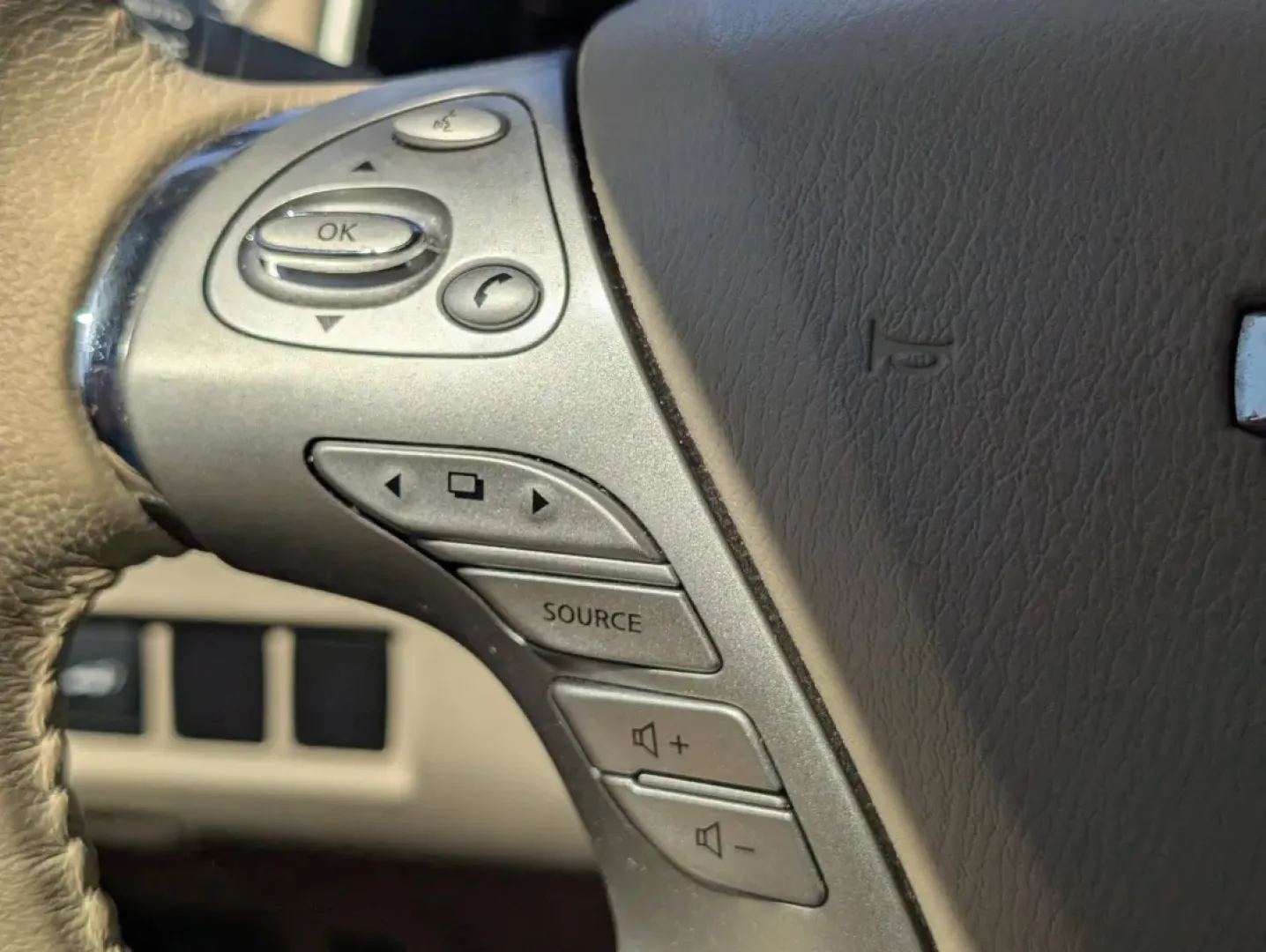 2016 /Beige Nissan Murano Platinum (5N1AZ2MG4GN) with an Other engine, located at 5115 14th Ave., Columbus, GA, 31904, (706) 323-0345, 32.511494, -84.971046 - Elevate your driving experience with the 2016 Nissan Murano Platinum, now available at Gils Auto in Phenix City, AL. Imagine cruising down the scenic U.S. 80 W, your family comfortably settled in the spacious interior of this stylish SUV, complete with luxurious beige leather-appointed seats and a p - Photo#20