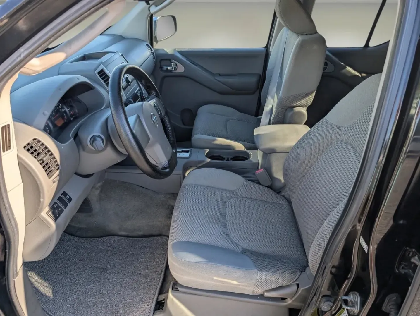 2010 /Steel Nissan Frontier SE (1N6AD0FR2AC) with an Other engine, located at 1430 Gateway Drive, Opelika, AL, 36801, (334) 239-0944, 32.637871, -85.409790 - **Discover Adventure with the 2010 Nissan Frontier SE at Gils Auto - Phenix City!**<br /> <br /> Are you ready to embrace the thrill of weekend adventures or tackle everyday tasks with ease? Whether you're hauling gear for a family camping trip or navigating city streets, the 2010 Nissan Frontier SE - Photo#10