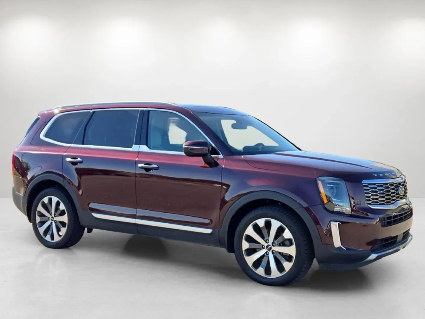 2021 /Gray Kia Telluride S (5XYP6DHC1MG) with an Other engine, located at 1430 Gateway Drive, Opelika, AL, 36801, (334) 239-0944, 32.637871, -85.409790 - **Discover Your Next Adventure with the 2021 Kia Telluride S at Gils Auto in Phenix City, AL!**<br /> <br /> Are you ready to elevate your family road trips, weekend getaways, or daily commutes? The 2021 Kia Telluride S is the perfect companion for anyone seeking a blend of style, space, and advance - Photo#3