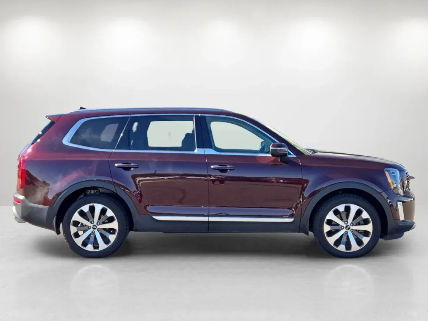 2021 /Gray Kia Telluride S (5XYP6DHC1MG) with an Other engine, located at 1430 Gateway Drive, Opelika, AL, 36801, (334) 239-0944, 32.637871, -85.409790 - **Discover Your Next Adventure with the 2021 Kia Telluride S at Gils Auto in Phenix City, AL!**<br /> <br /> Are you ready to elevate your family road trips, weekend getaways, or daily commutes? The 2021 Kia Telluride S is the perfect companion for anyone seeking a blend of style, space, and advance - Photo#4