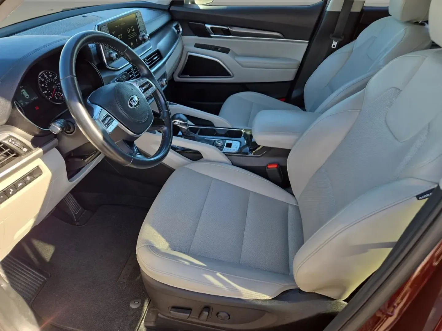 2021 /Gray Kia Telluride S (5XYP6DHC1MG) with an Other engine, located at 1430 Gateway Drive, Opelika, AL, 36801, (334) 239-0944, 32.637871, -85.409790 - **Discover Your Next Adventure with the 2021 Kia Telluride S at Gils Auto in Phenix City, AL!**<br /> <br /> Are you ready to elevate your family road trips, weekend getaways, or daily commutes? The 2021 Kia Telluride S is the perfect companion for anyone seeking a blend of style, space, and advance - Photo#11