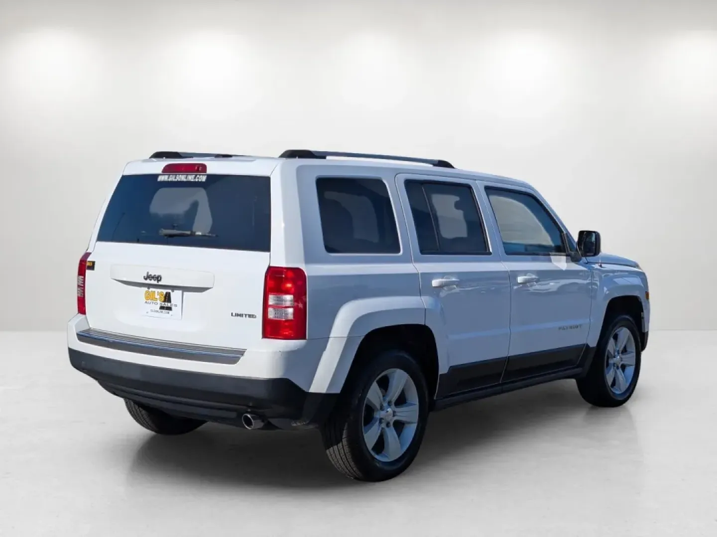 2014 /Dark Slate Gray Jeep Patriot Limited (1C4NJPCB8ED) with an Other engine, located at 7000 Northlake Connector, Columbus, GA, 31904, (706) 987-8085, 32.524975, -84.978134 - Discover the ultimate blend of style and practicality with the 2014 Jeep Patriot Limited, an SUV designed for those who refuse to compromise on adventure or comfort. Whether you're exploring the scenic routes of the Chattahoochee River or commuting through the bustling streets of Phenix City, AL, th - Photo#4